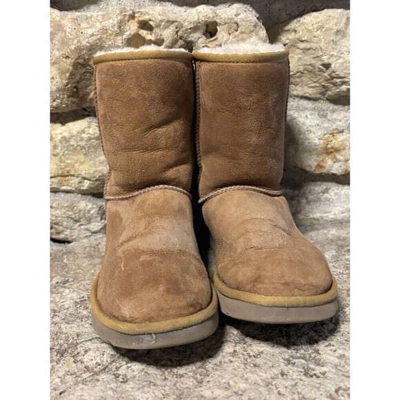 UGG AUSTRALIA Classic Short Chestnut Tan Suede Rustic Weave Ribbon Boots W’s 8 - Picture 5 of 8